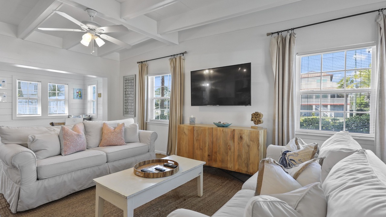 Photo of Livingroom in Savannah Beach