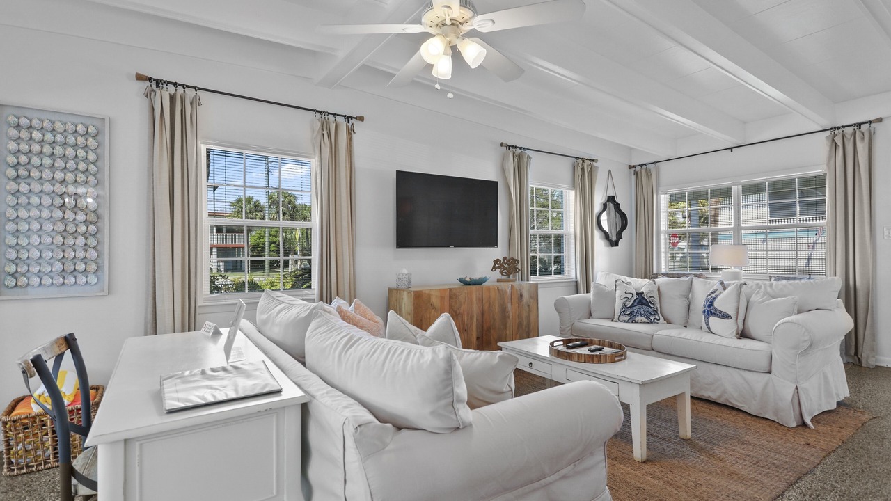 Photo of Livingroom in Savannah Beach