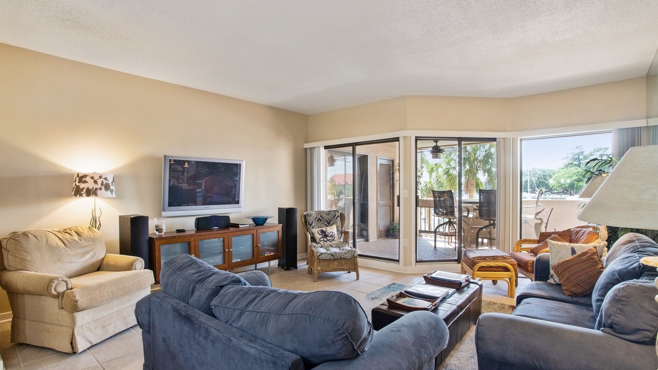 Photo of Livingroom in Shelter Cove