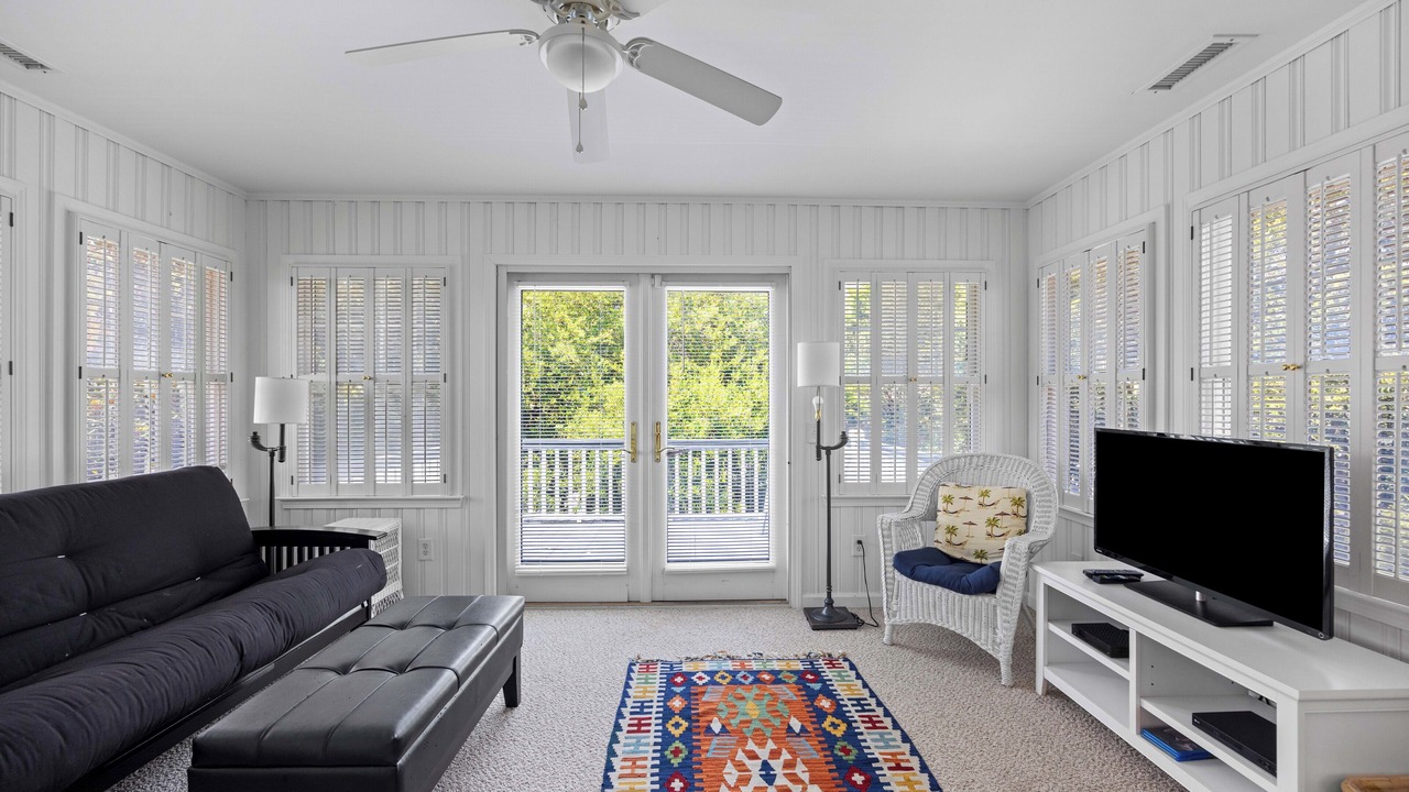 Photo of Livingroom in North Litchfield Beach