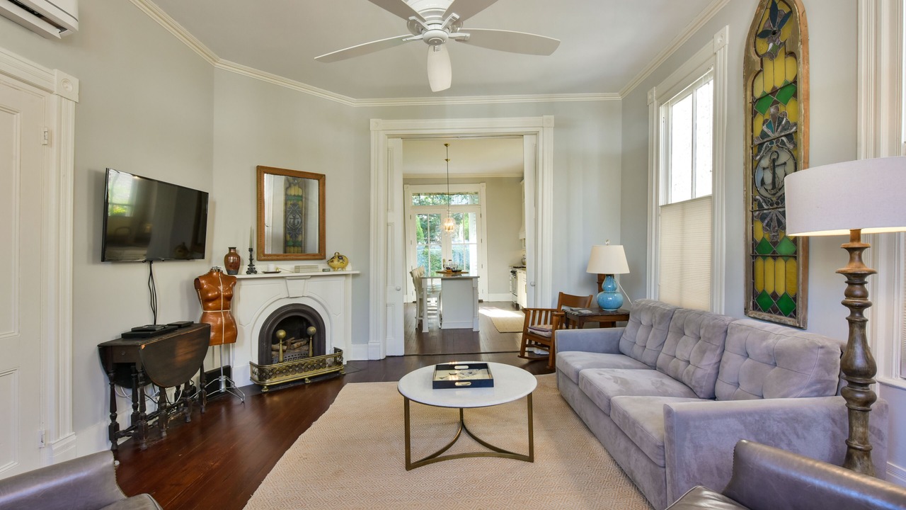 Photo of Livingroom in South of Broad