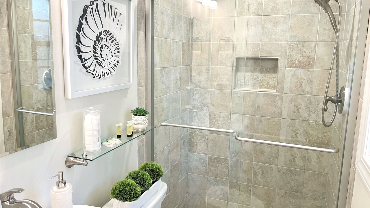 Photo of Bathroom in Harborgate Shores
