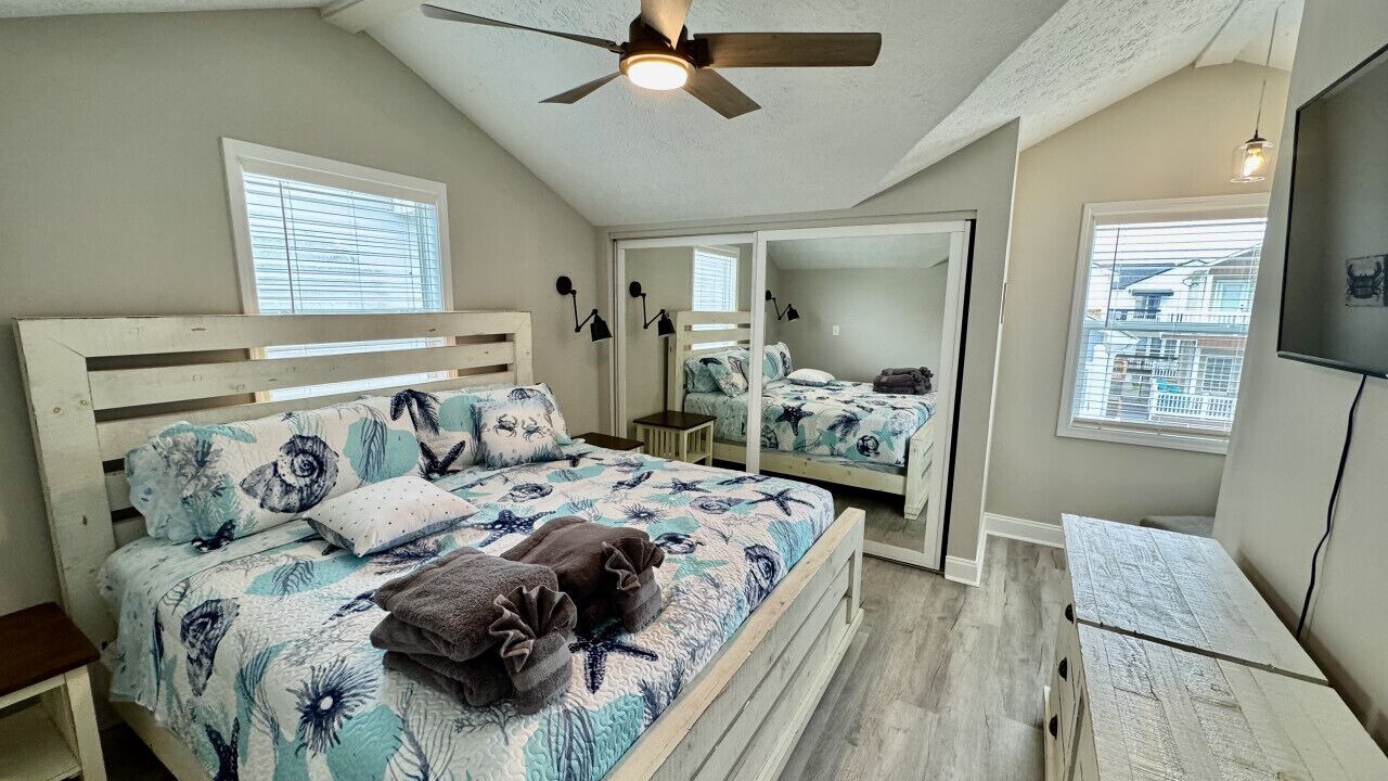 Photo of Bedroom in Surfside Beach