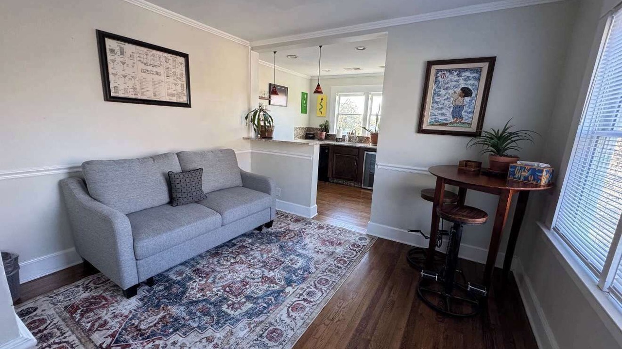 Photo of Livingroom in Commonwealth Park