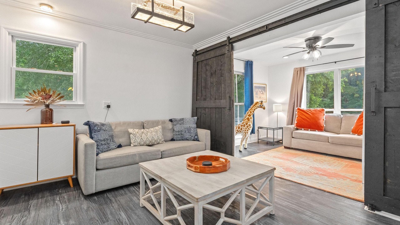 Photo of Livingroom in Mount Pleasant