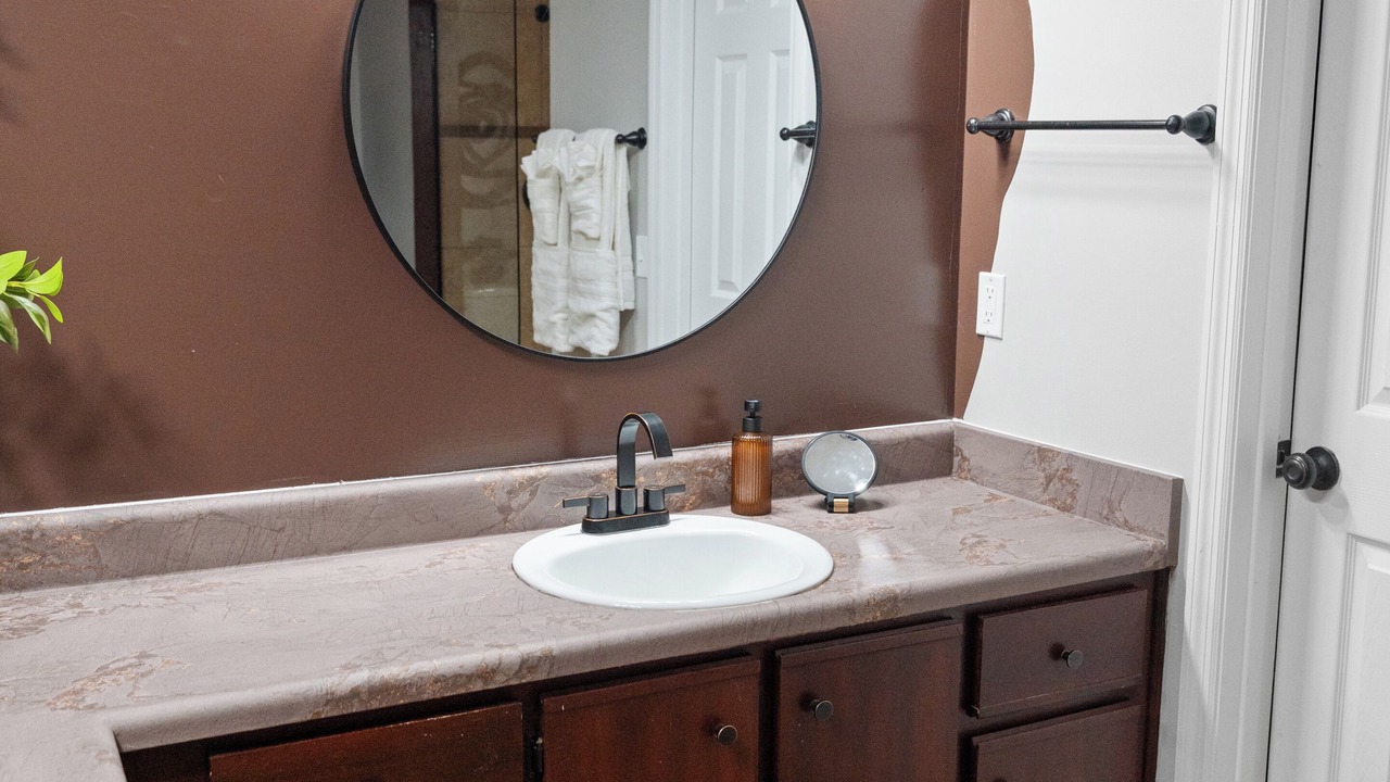 Photo of Bathroom in Whitemarsh Island