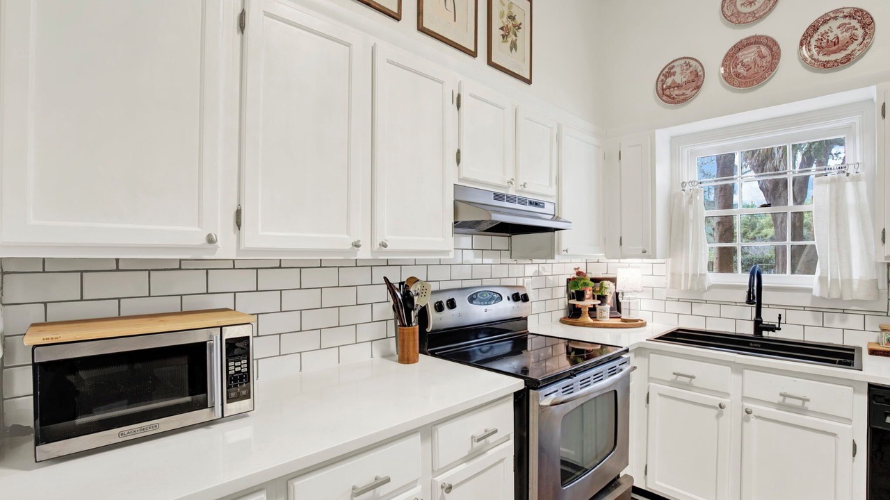 Photo of Kitchen in Beach Institute