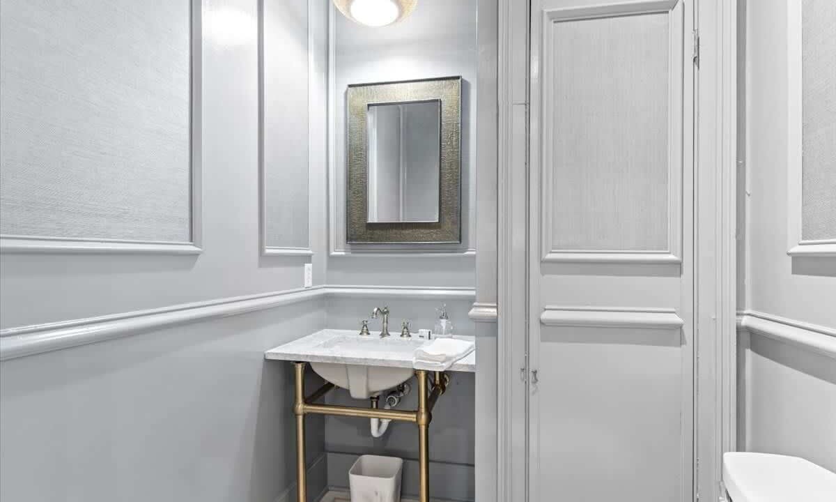 Photo of Bathroom in Charleston Historic District