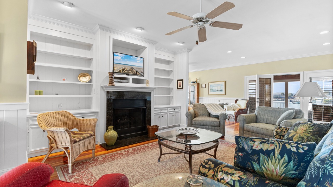 Photo of Livingroom in Inlet Harbour