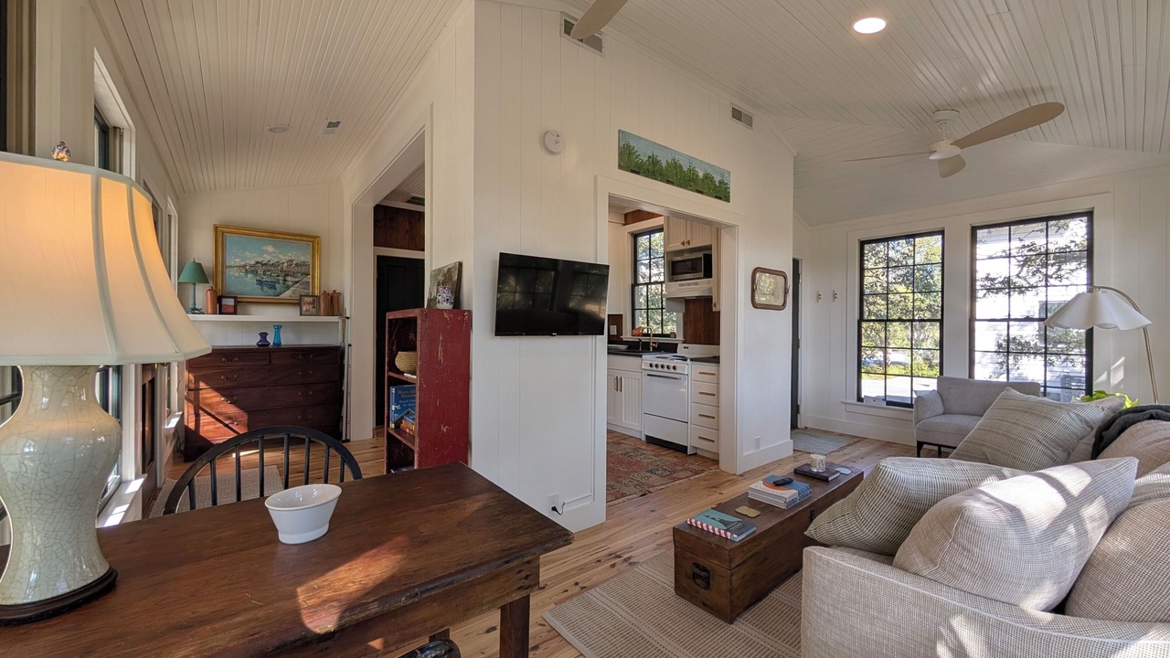 Photo of Livingroom in Sullivan's Island