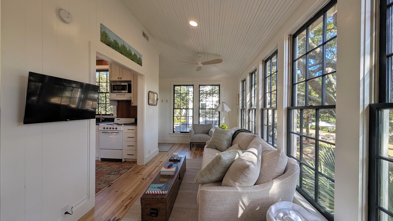 Photo of Livingroom in Sullivan's Island