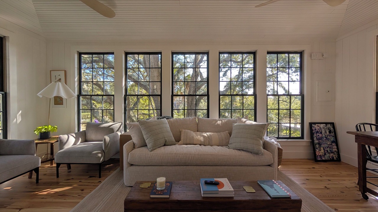 Photo of Livingroom in Sullivan's Island