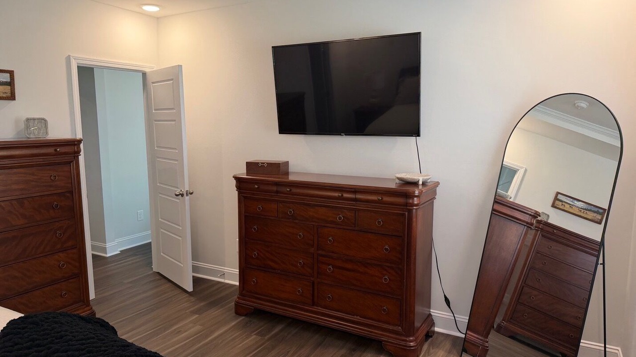 Photo of Bedroom in Five Points