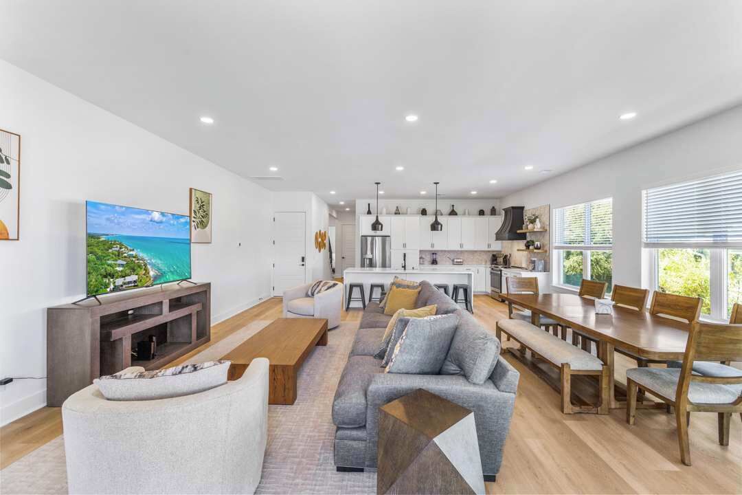 Photo of Livingroom in Long Bay Estates