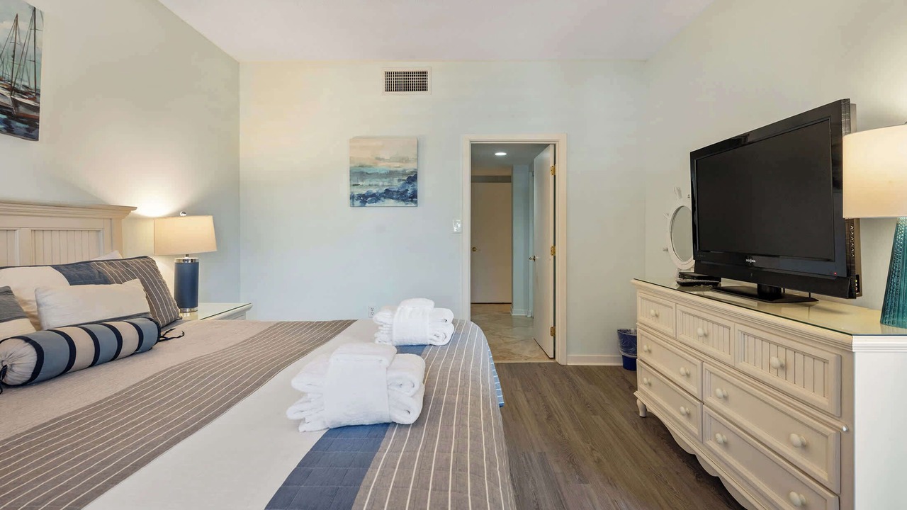 Photo of Bedroom in Shelter Cove