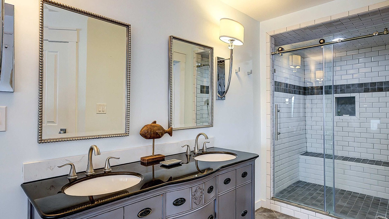 Photo of Bathroom in Shelter Cove