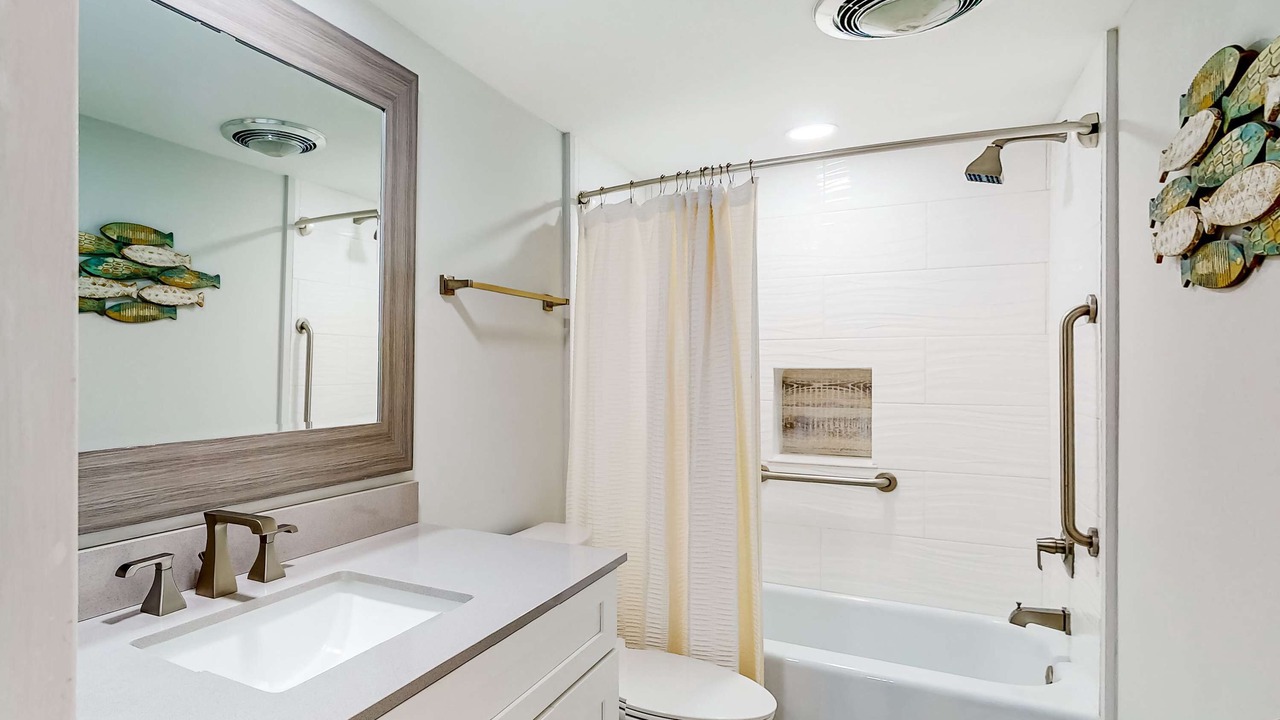 Photo of Bathroom in Harbour Town
