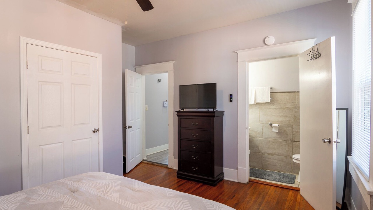 Photo of Bedroom in Midtown