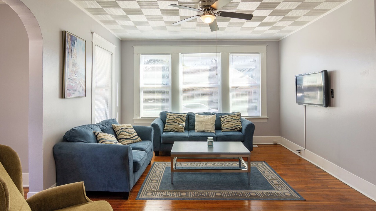 Photo of Livingroom in Midtown