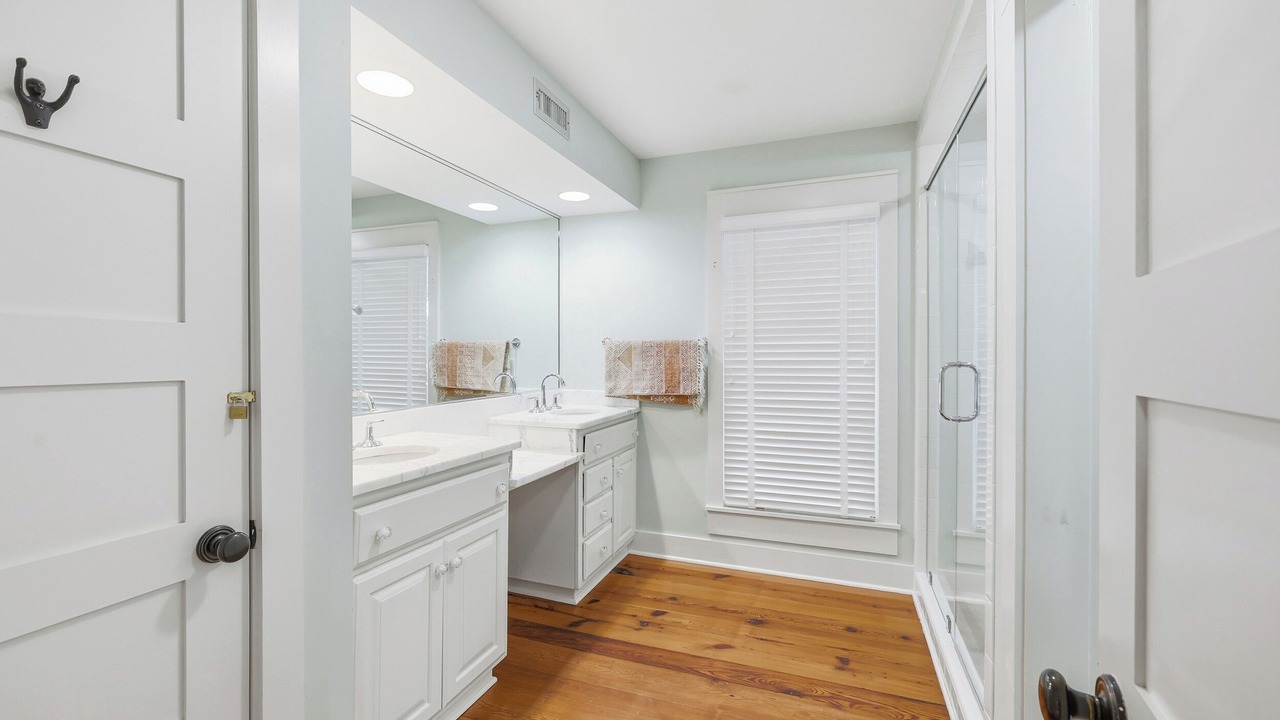 Photo of Bathroom in Debordieu Colony