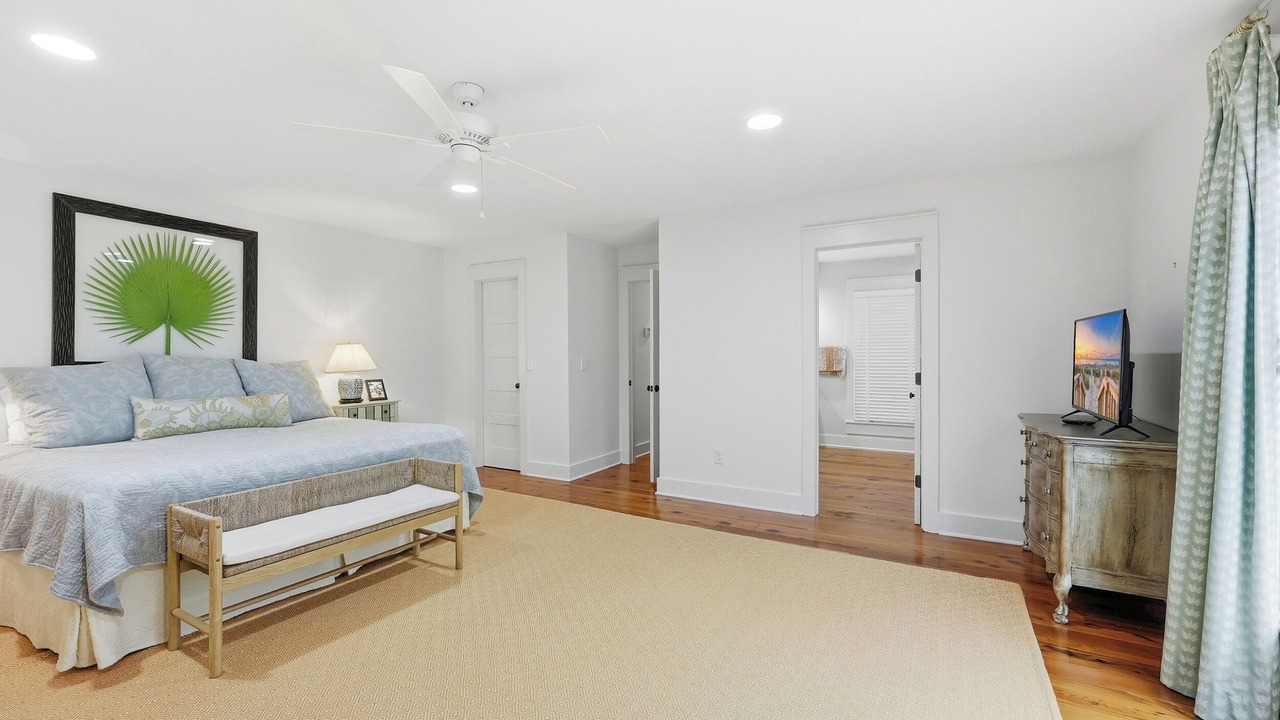 Photo of Bedroom in Debordieu Colony