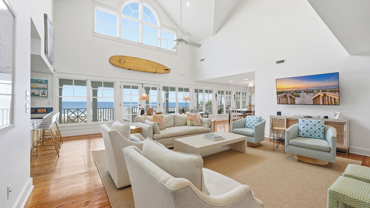 Photo of Livingroom in Debordieu Colony