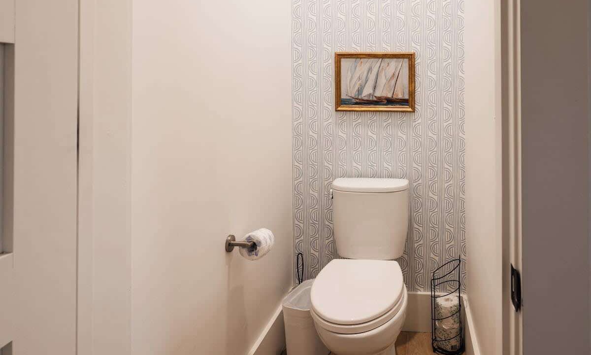 Photo of Bathroom in Cannonborough Elliotborough