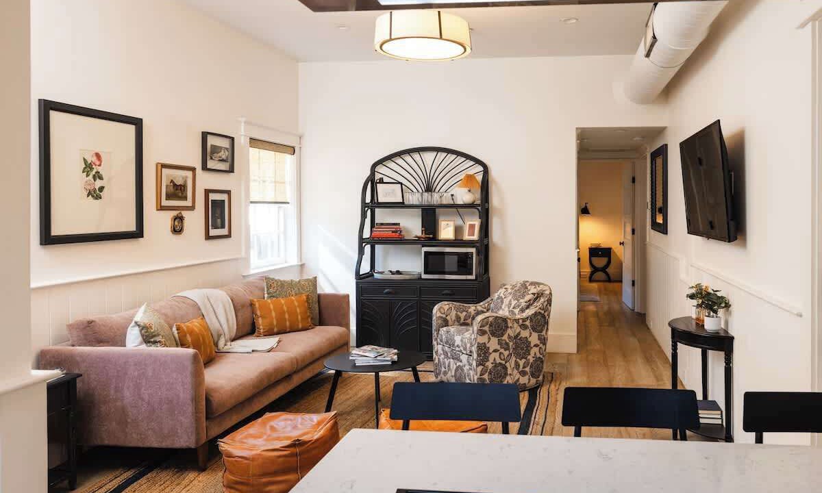 Photo of Livingroom in Cannonborough Elliotborough