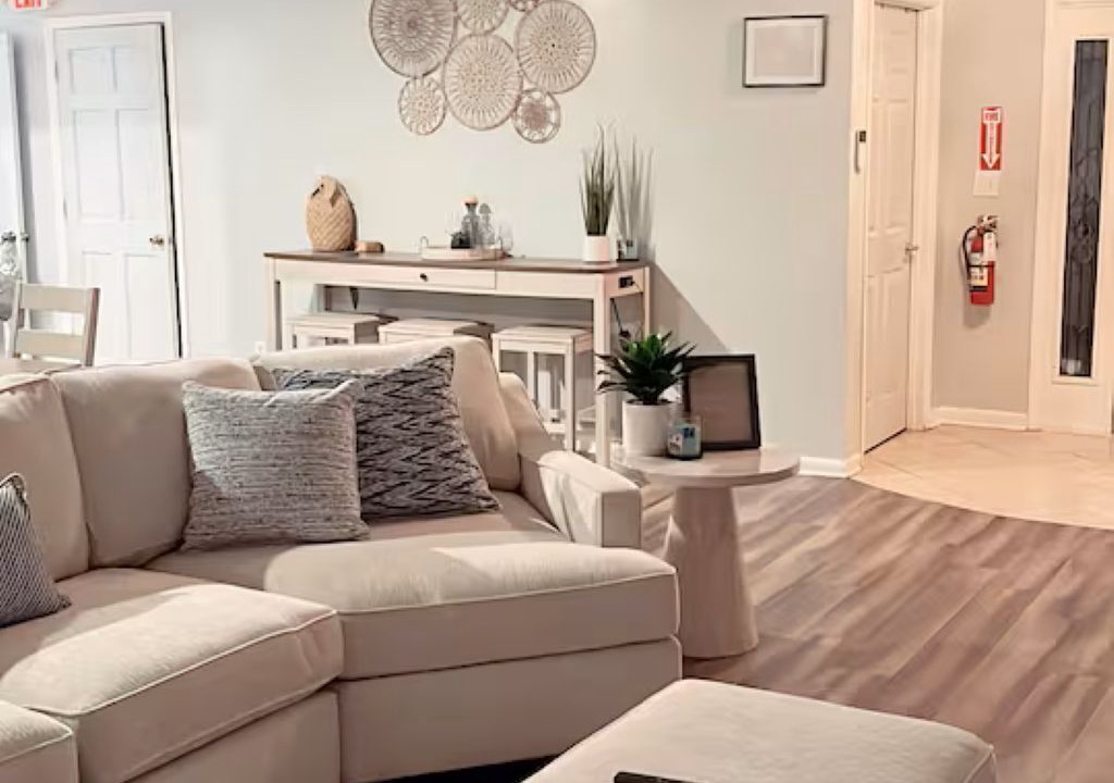 Photo of Livingroom in Pineville