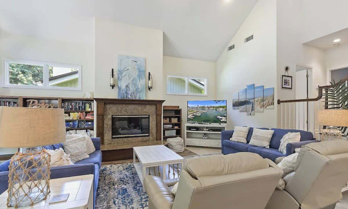 Photo of Livingroom in Lawton Woods