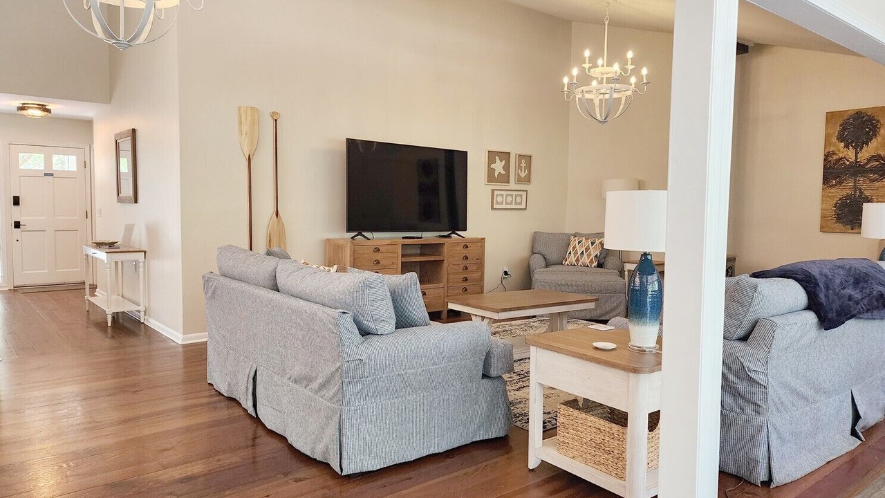 Photo of Livingroom in North Litchfield Beach