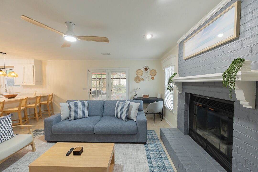Photo of Livingroom in North Charleston