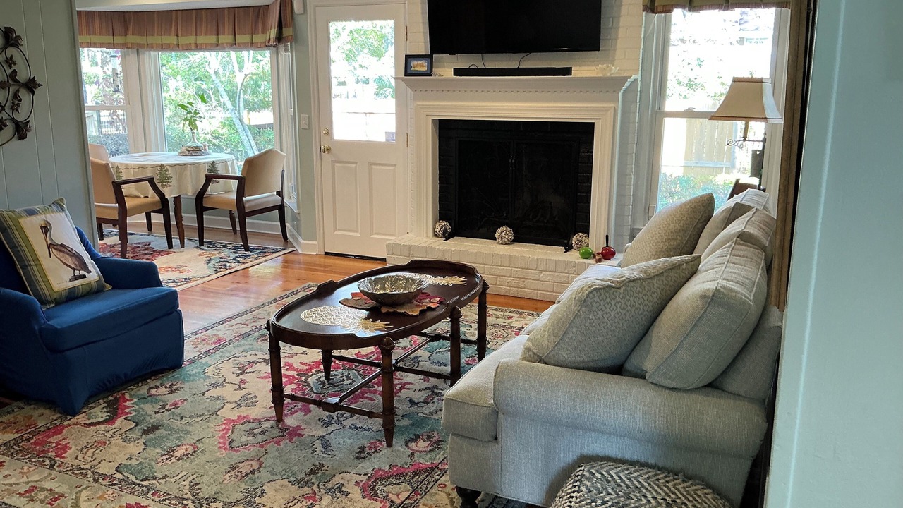 Photo of Livingroom in Summerville Historic District