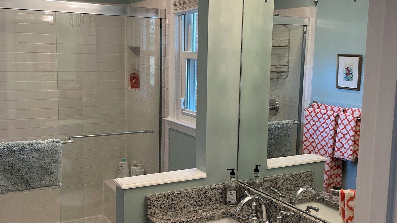 Photo of Bathroom in Summerville Historic District