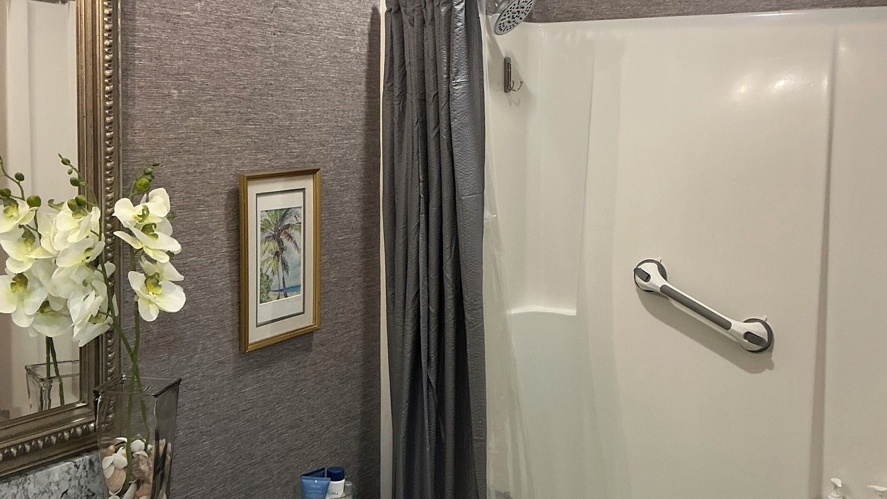 Photo of Bathroom in Summerville Historic District
