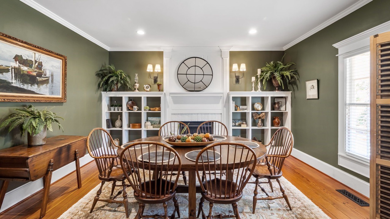 Photo of Livingroom in Chapel Hill