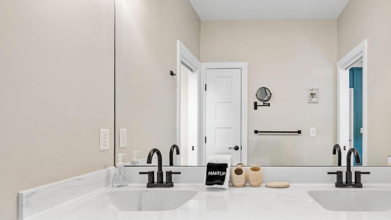 Photo of Bathroom in Port Royal
