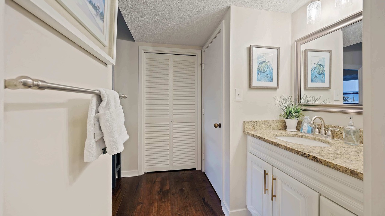 Photo of Bathroom in Shelter Cove