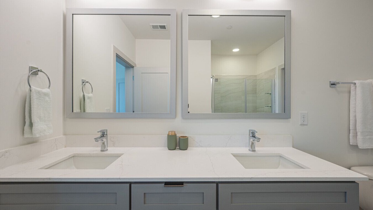 Photo of Bathroom in Clover