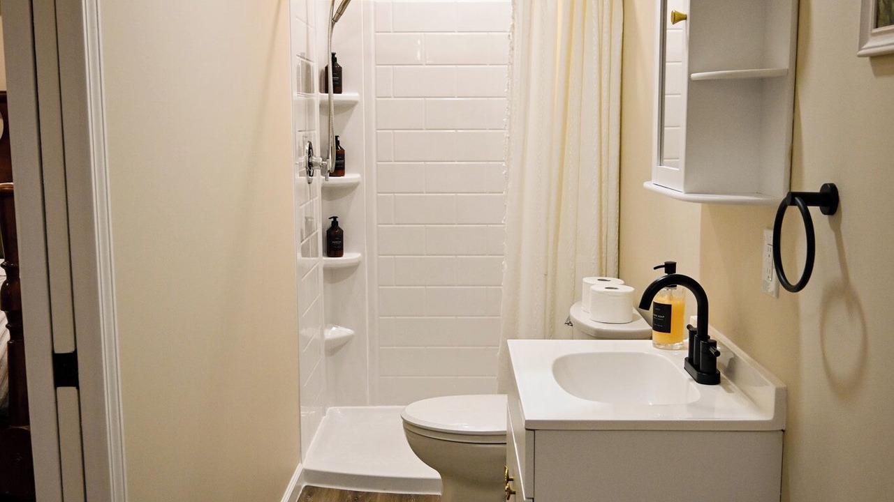 Photo of Bathroom in Lydia
