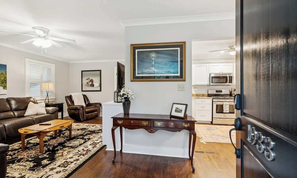 Photo of Livingroom in West Ashley