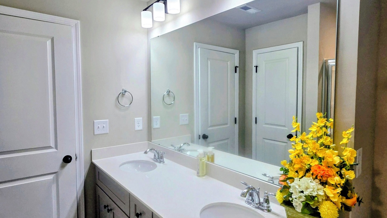 Photo of Bathroom in Davis Lake - Eastfield