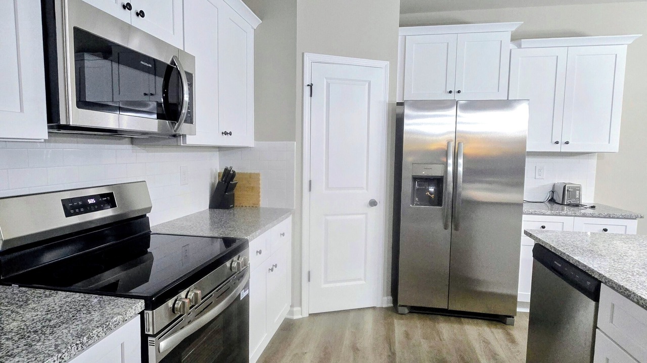 Photo of Kitchen in Davis Lake - Eastfield