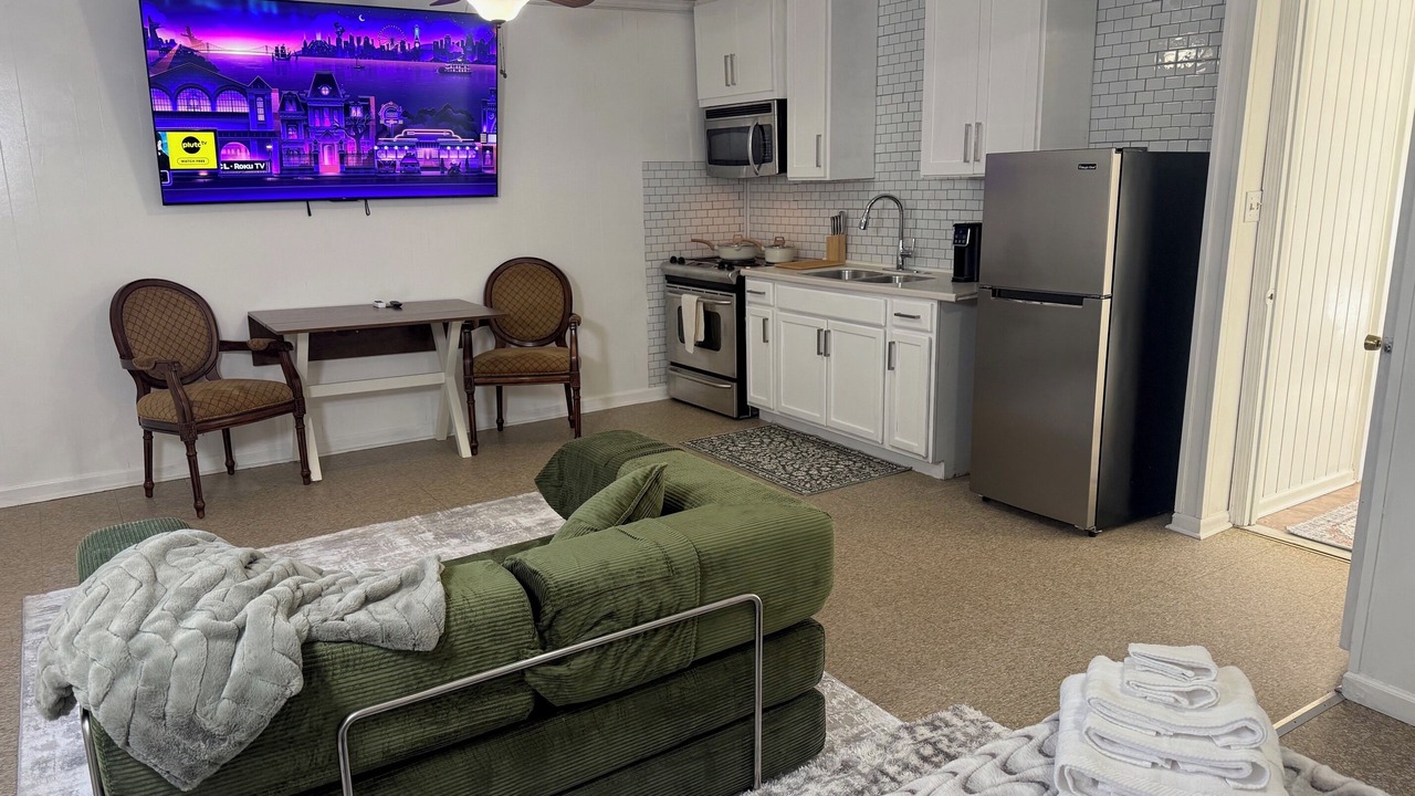 Photo of Livingroom in Hanahan