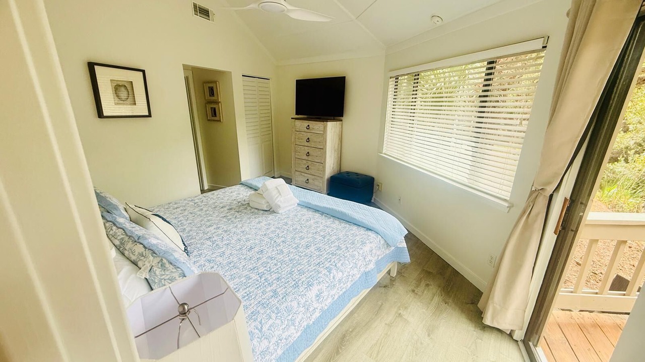 Photo of Bedroom in Night Heron