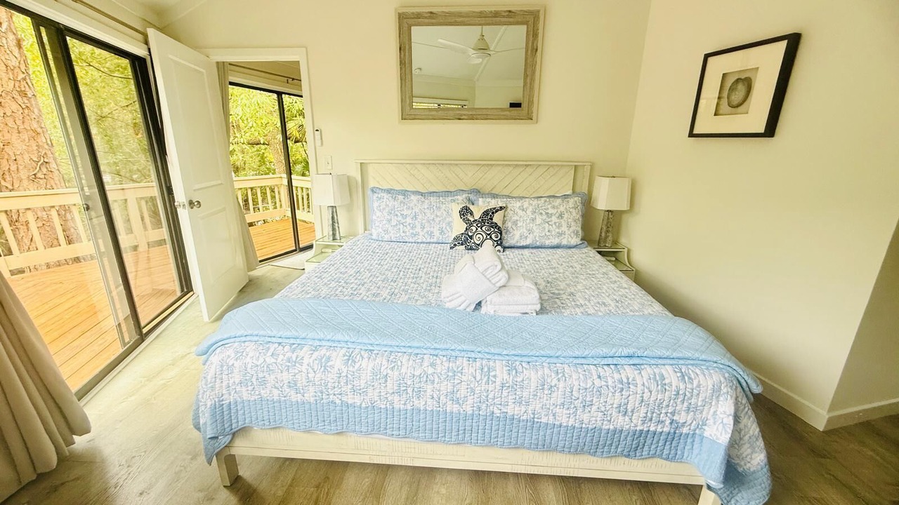 Photo of Bedroom in Night Heron