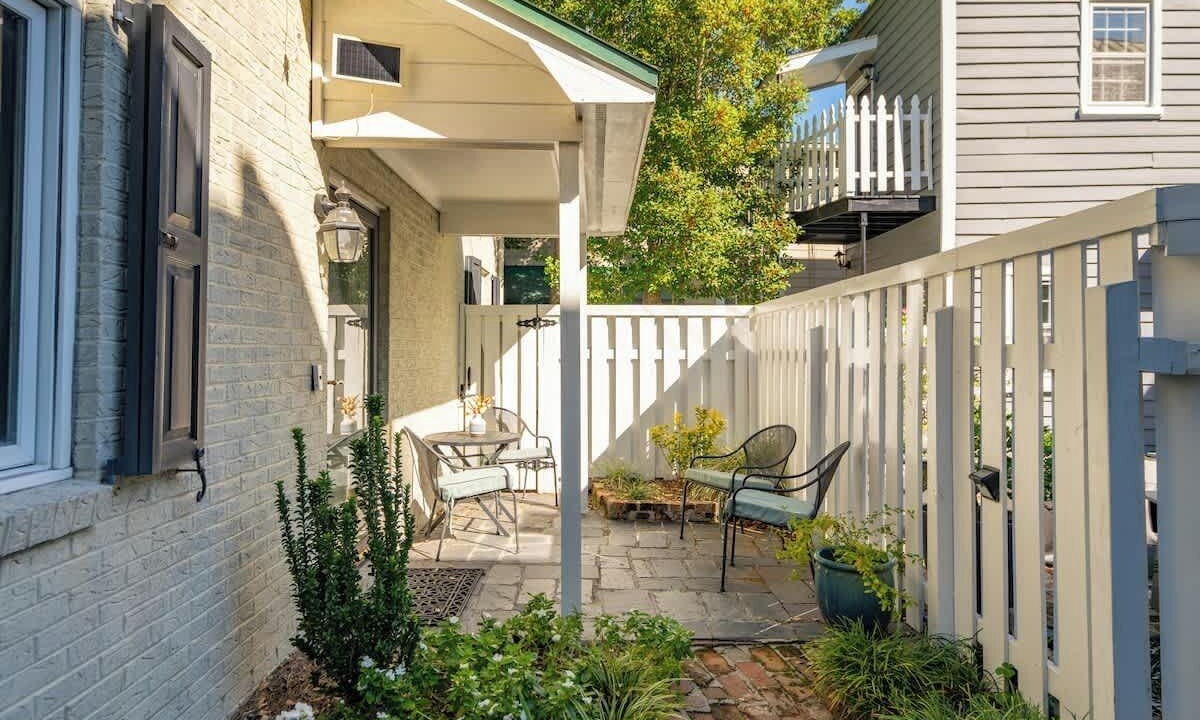 Photo of Patio Balcony in Harleston Village