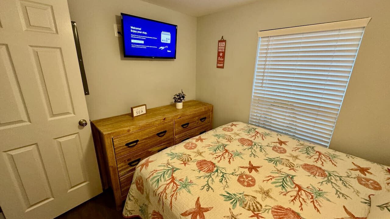 Photo of Bedroom in Surfside Beach
