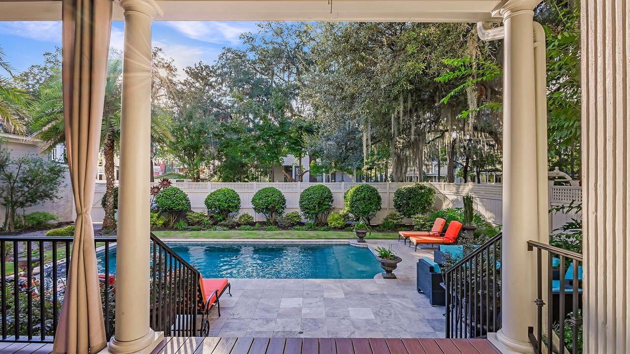 Photo of Outdoor in Metropolitan