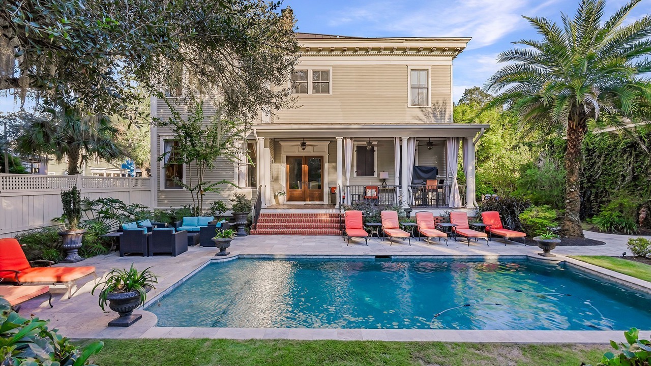 Photo of Outdoor in Metropolitan
